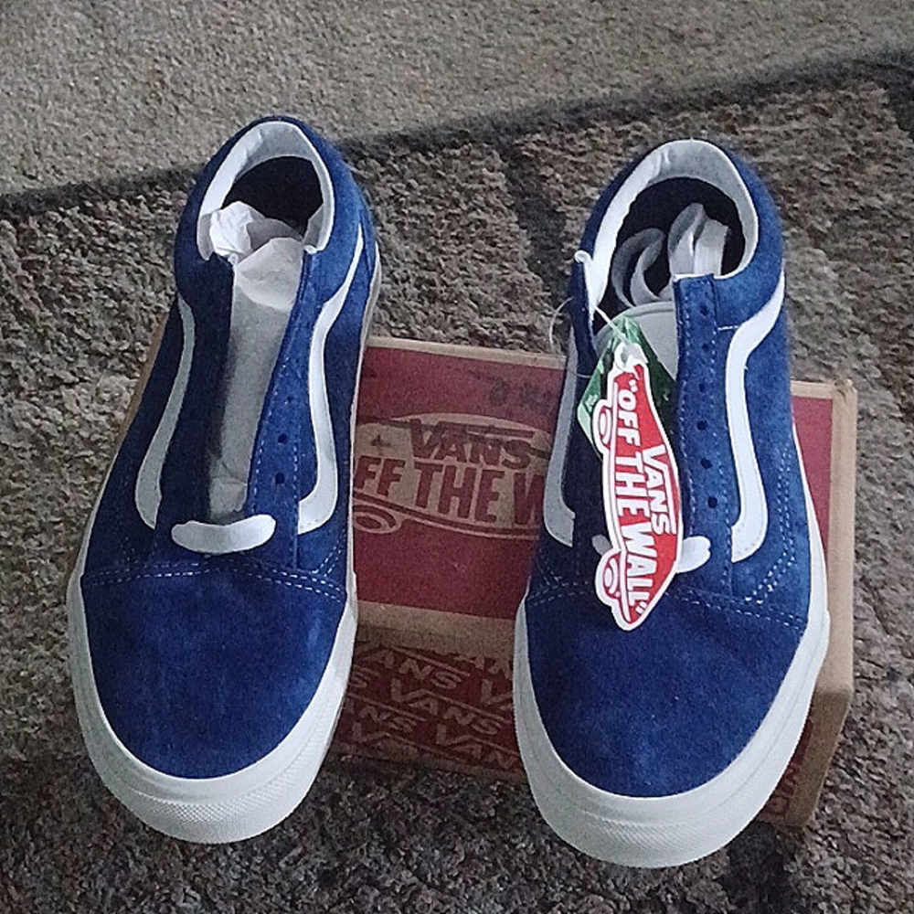 Vans "off the wall"LowTop Flat soled SkateBoarding All Around Everyday Shoe